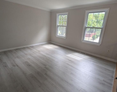 8903 Blackbriar Court - Photo Thumbnail 2