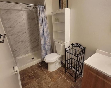 8903 Blackbriar Court - Photo Thumbnail 14