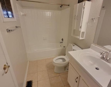 8903 Blackbriar Court - Photo Thumbnail 8