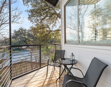 2612 Carnarvon Ln - Photo Thumbnail 3