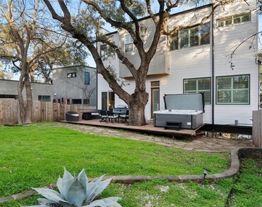 2612 Carnarvon Ln - Photo Thumbnail 25