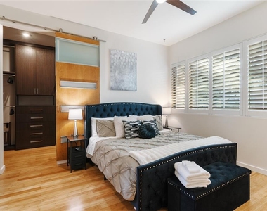 2612 Carnarvon Ln - Photo Thumbnail 12