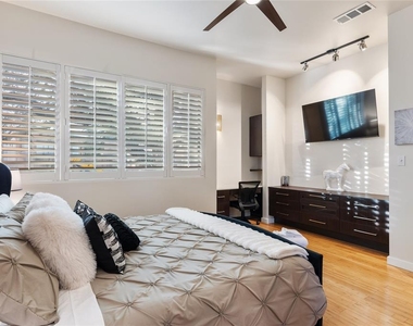 2612 Carnarvon Ln - Photo Thumbnail 18