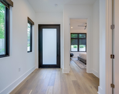 2415 Mccall Rd - Photo Thumbnail 4