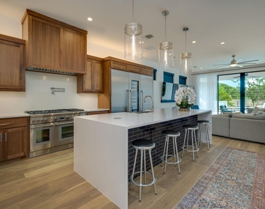 2415 Mccall Rd - Photo Thumbnail 8
