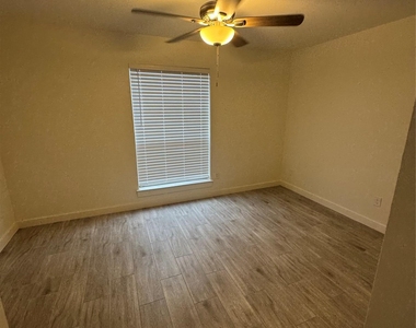 3617 Leafield Dr - Photo Thumbnail 13