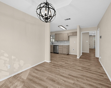 212 Burning Tree Dr - Photo Thumbnail 5