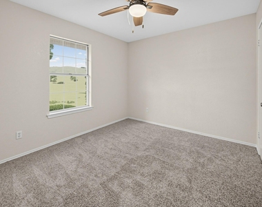 212 Burning Tree Dr - Photo Thumbnail 11