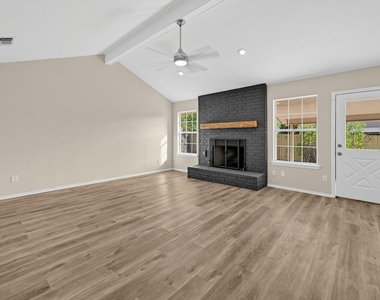 212 Burning Tree Dr - Photo Thumbnail 2