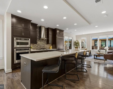 6617 Eames Way - Photo Thumbnail 9