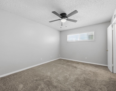 620 W 51st St - Photo Thumbnail 5