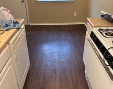1907 Townesouth Cir - Photo Thumbnail 8
