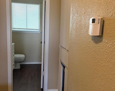 1907 Townesouth Cir - Photo Thumbnail 14