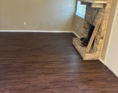 1907 Townesouth Cir - Photo Thumbnail 9