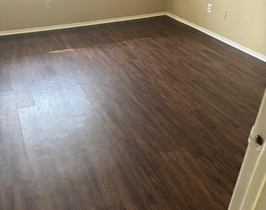 1907 Townesouth Cir - Photo Thumbnail 5