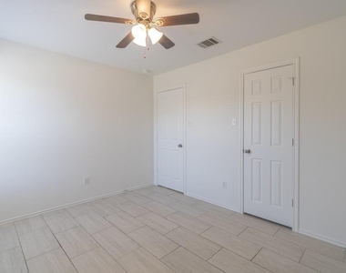 18745 Candace Loop - Photo Thumbnail 8