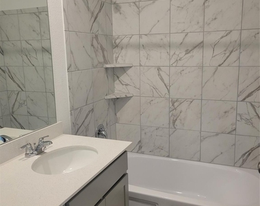 623 Waterway Ave - Photo Thumbnail 5