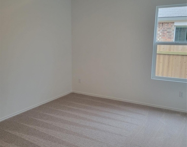 623 Waterway Ave - Photo Thumbnail 8