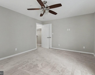 307 Tall Pines Court - Photo Thumbnail 8