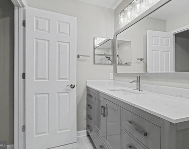 307 Tall Pines Court - Photo Thumbnail 12