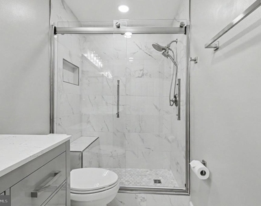 307 Tall Pines Court - Photo Thumbnail 11