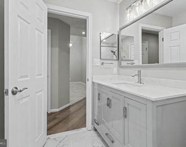 307 Tall Pines Court - Photo Thumbnail 18