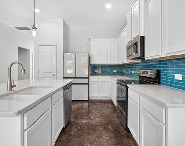1404 Limelight Ln - Photo Thumbnail 8