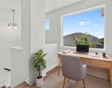 1404 Limelight Ln - Photo Thumbnail 24