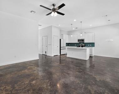 1404 Limelight Ln - Photo Thumbnail 5