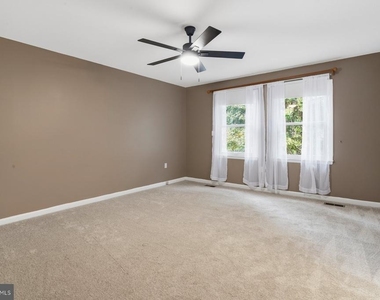 3989 Robin Hood Way - Photo Thumbnail 22