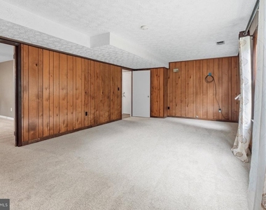 3989 Robin Hood Way - Photo Thumbnail 7