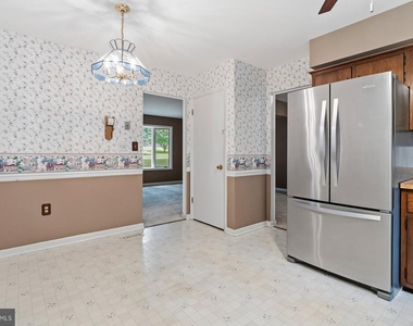 3989 Robin Hood Way - Photo Thumbnail 18