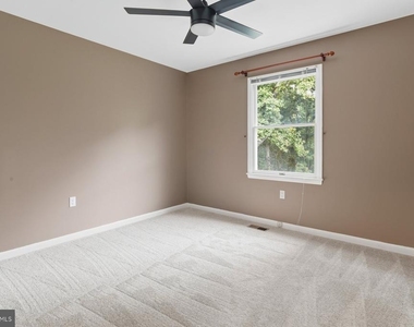 3989 Robin Hood Way - Photo Thumbnail 20
