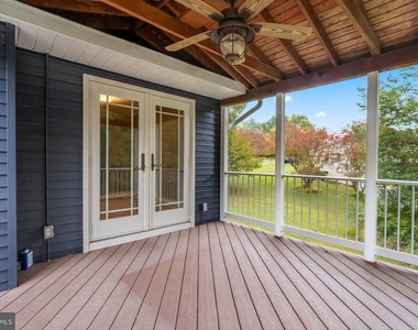 3989 Robin Hood Way - Photo Thumbnail 15