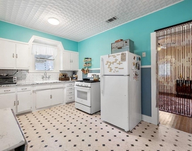 807 Cecelia St - Photo Thumbnail 11