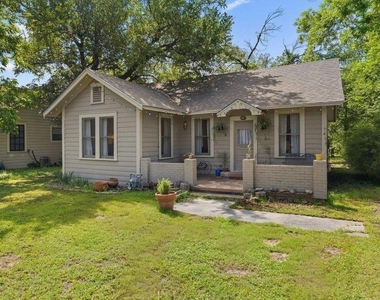 807 Cecelia St - Photo Thumbnail 2