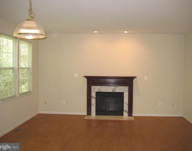 212 Patriots Way - Photo Thumbnail 28