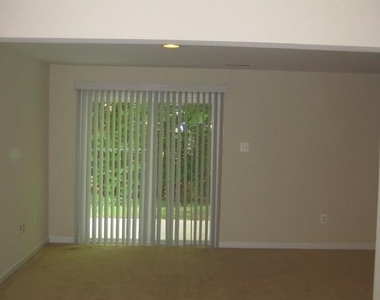 212 Patriots Way - Photo Thumbnail 29