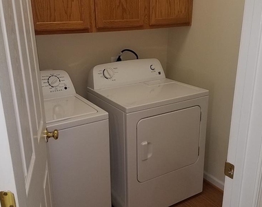 212 Patriots Way - Photo Thumbnail 10