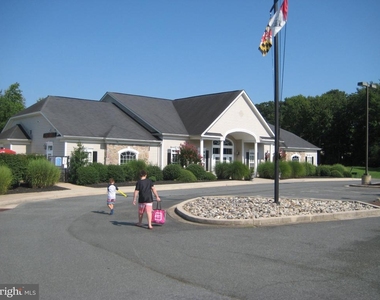 212 Patriots Way - Photo Thumbnail 31