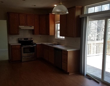 212 Patriots Way - Photo Thumbnail 11