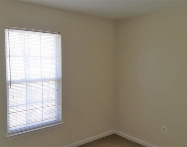 212 Patriots Way - Photo Thumbnail 21