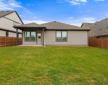 301 Celeste Way - Photo Thumbnail 29