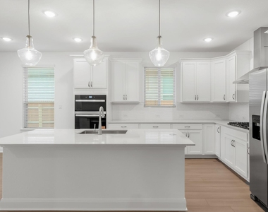 301 Celeste Way - Photo Thumbnail 12