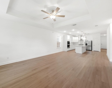 301 Celeste Way - Photo Thumbnail 15
