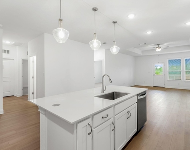 301 Celeste Way - Photo Thumbnail 10