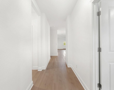 301 Celeste Way - Photo Thumbnail 4