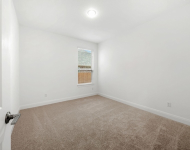 301 Celeste Way - Photo Thumbnail 23