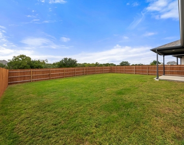 301 Celeste Way - Photo Thumbnail 27