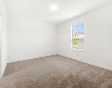301 Celeste Way - Photo Thumbnail 6